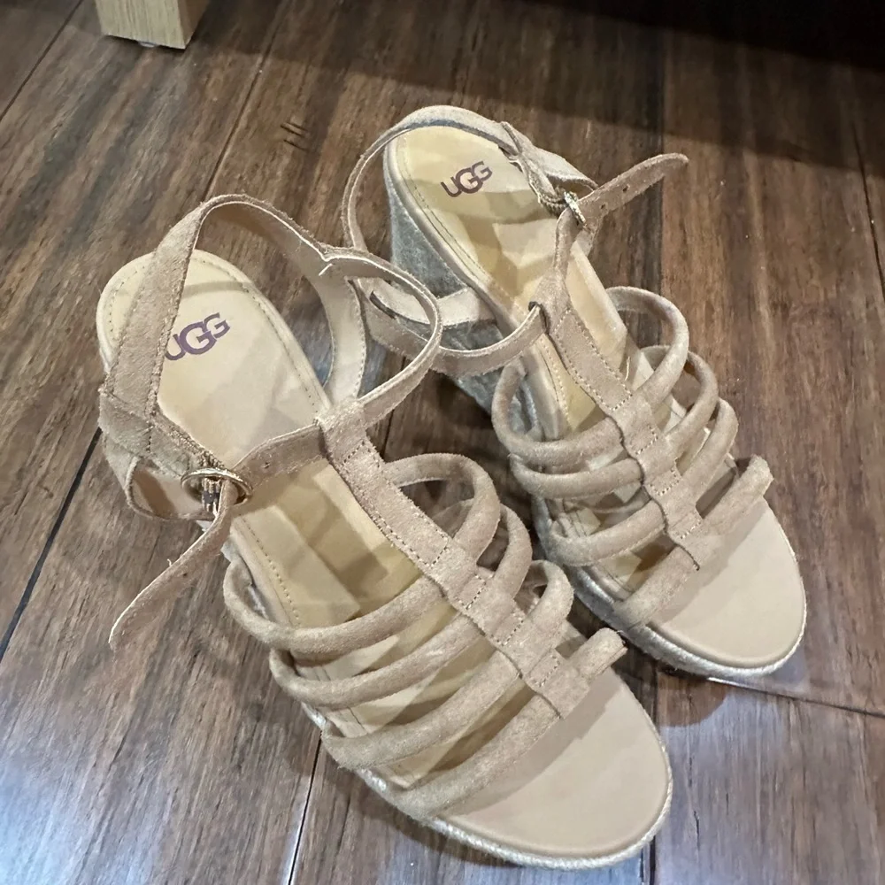 UGG Women's Strappy Tan Sandals size 9